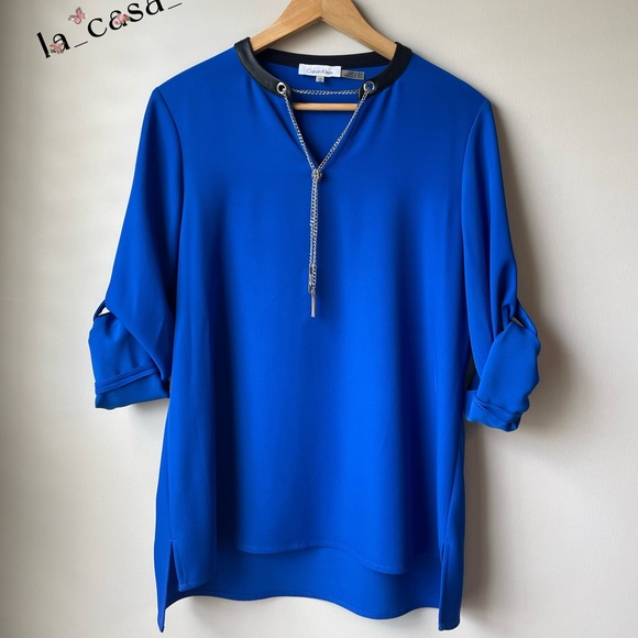NWOT Calvin Klein Woman’s Royal blue roll up sleeve button top with chain - Picture 1 of 11